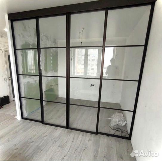 Раздвижная перегородка с матовым стеклом