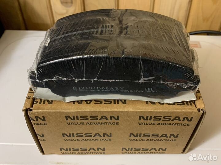 Продаю передние колодки Ниссан Теана j32