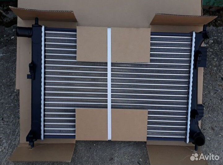 Радиатор охлаждения Хендай Солярис, Киа Рио 3 М/Т