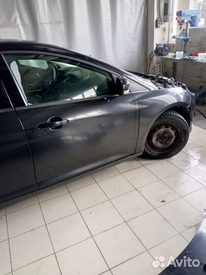 В разборе Форд Фокус 3 Ford Focus 2012 год 1.6