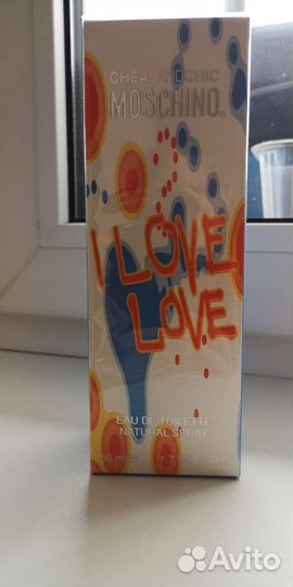 Moschino i love love оригинал