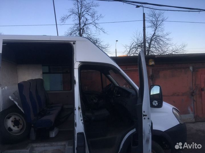 Iveco Daily цельнометаллический, 2010