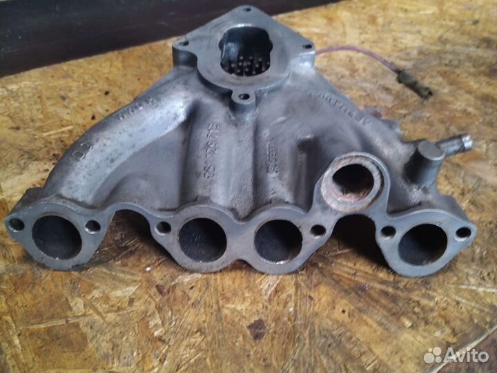 Впускной коллектор Audi 80 b3