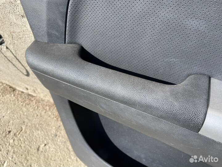 Обшивка двери Kia sportage 2