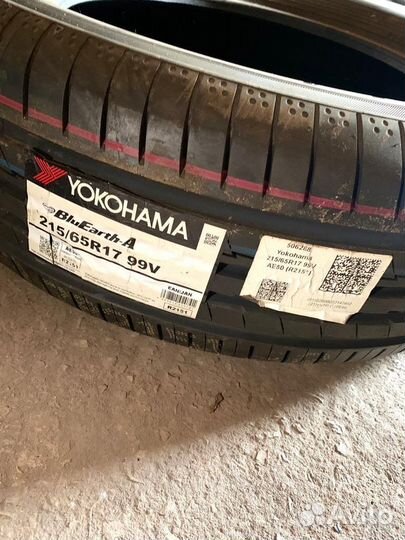 Yokohama BluEarth-A 215/65 R17 99V
