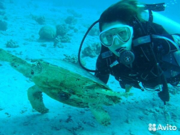 Дайвинг-погружение с аквалангом в бассейне