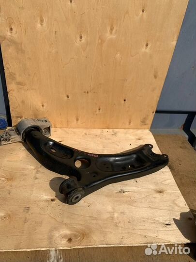 Рычаг передний левый Фольксваген Golf 6