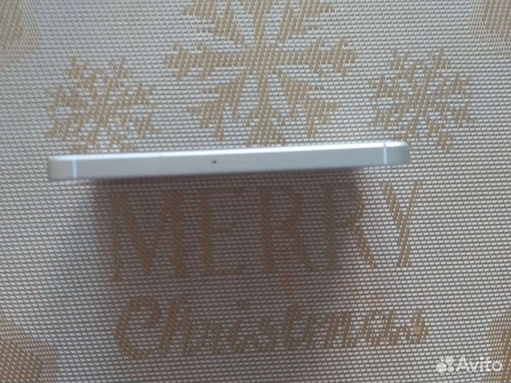 Телефон iPhone 5se