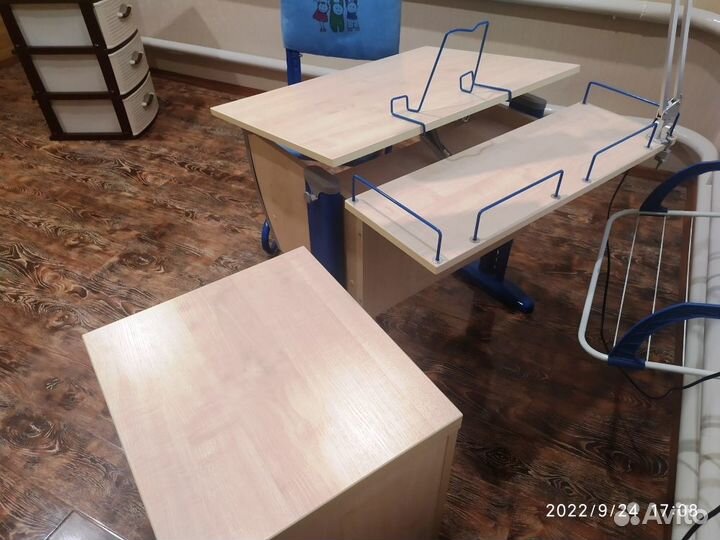 Детская школьная мебель.парта