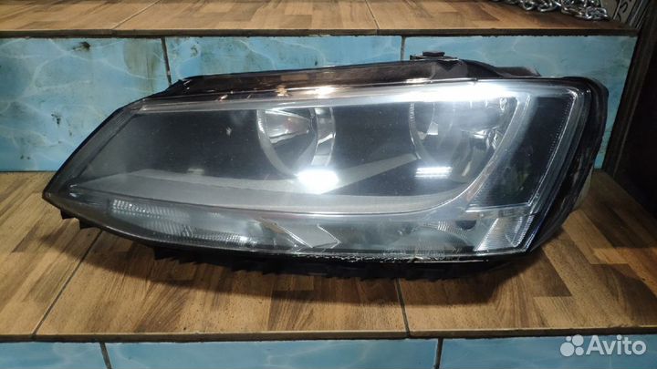 Фары Volkswagen Jetta 6