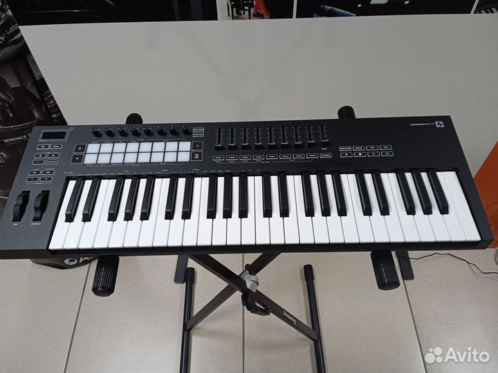 Midi-клавиатура Novation Launchkey 49 MK3