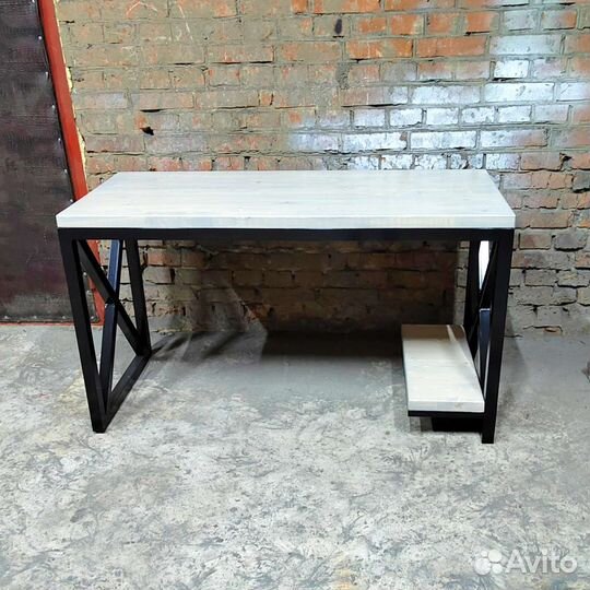 Компьютерный стол/ игровой стол