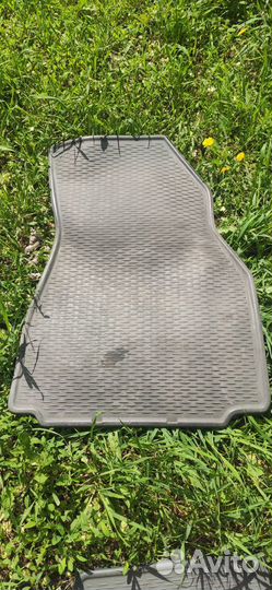 Автомобильные коврики резиновые на Рено Меган 2