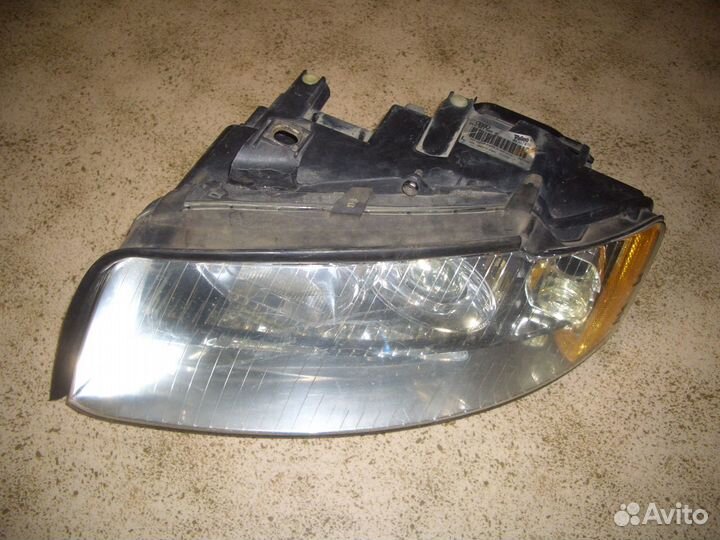 Фара левая Ауди А4 с00-04г