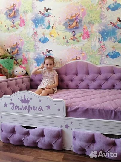 Детская кровать диван с каретной стяжкой