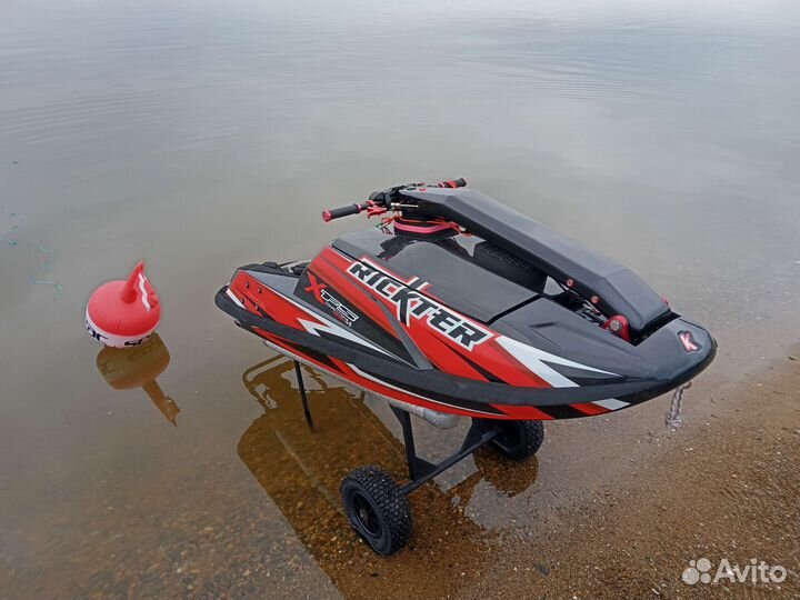 Стоячий гидроцикл