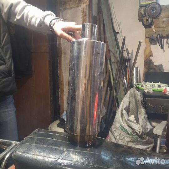 Глушитель на автомобиль банка