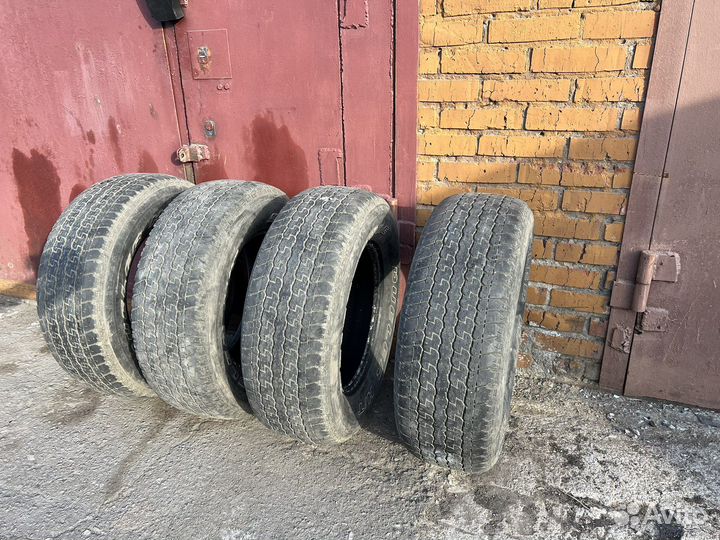 Bridgestone Dueler H/T 275/65 R17