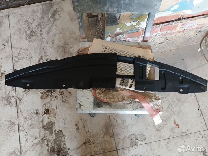 Кожух замка капота Nissan Qashqai J10