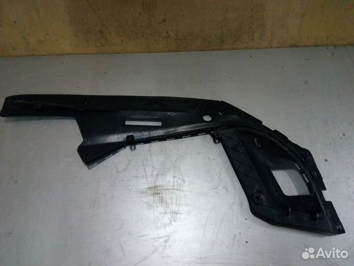 Накладка под капотом правая BMW 5 GT (2008) F07