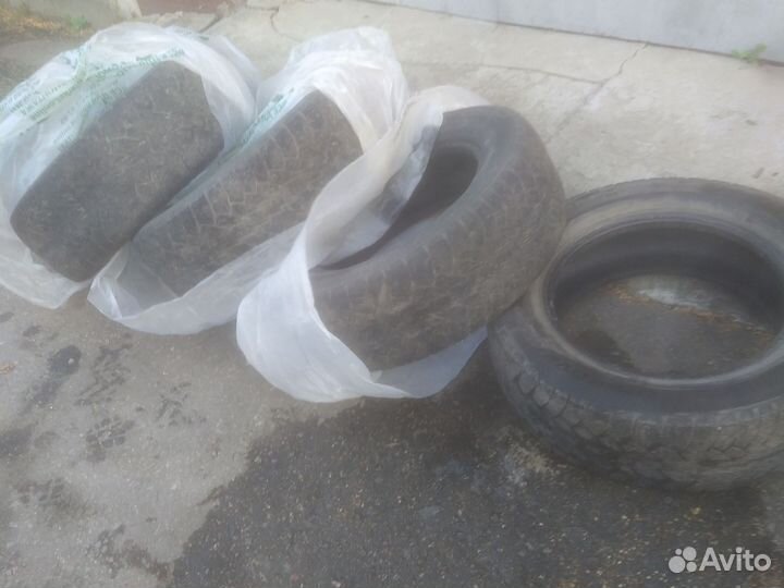 Cooper Discoverer ATS 235/65 R17 104T