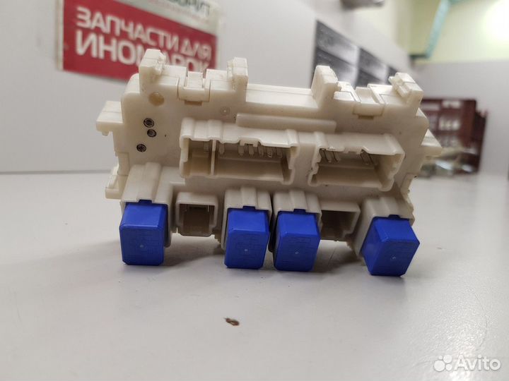 Блок предохранителей салонный левый