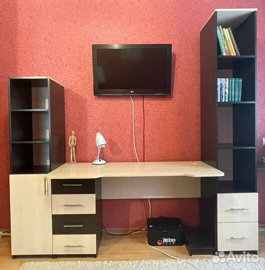 Письменный стол