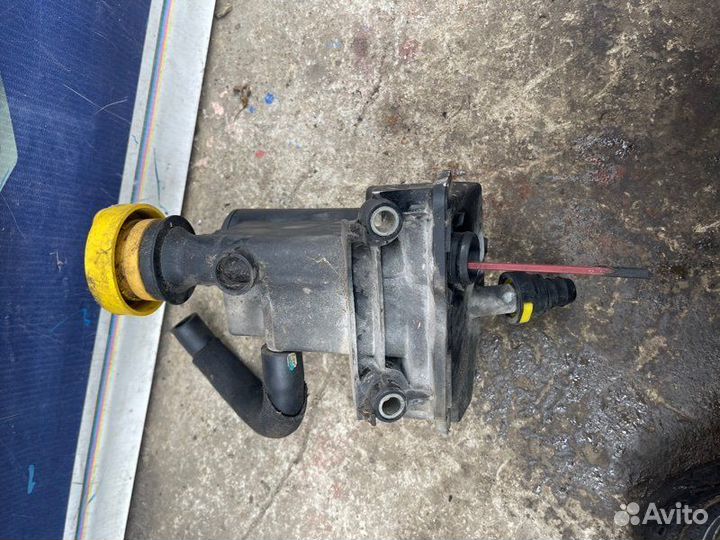 Маслозаливная горловина Renault Megane 2