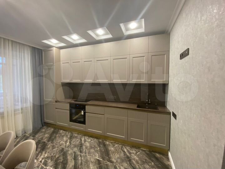 3-к. квартира, 105 м², 1/6 эт.