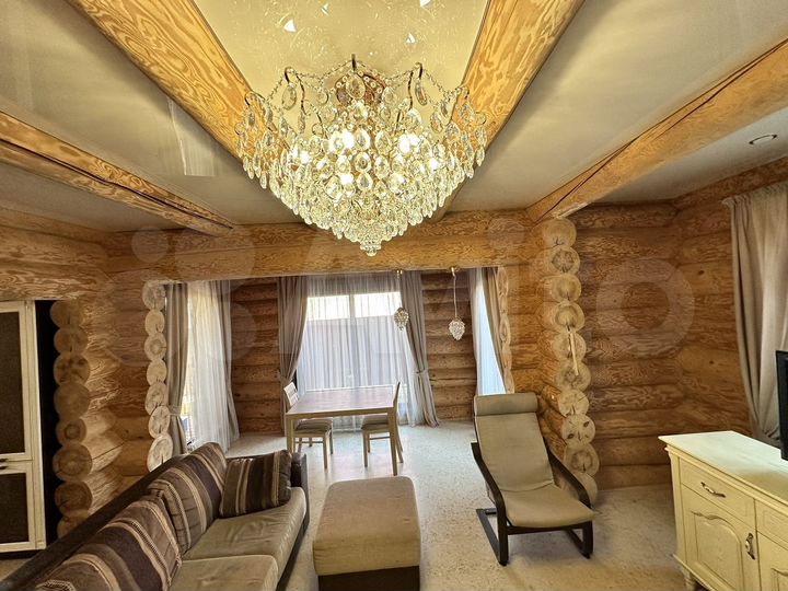 Коттедж 209,8 м² на участке 10 сот.