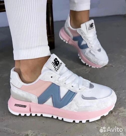 Кроссовки женские new balance