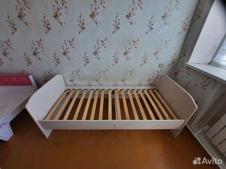 Продаю односпальную кровать