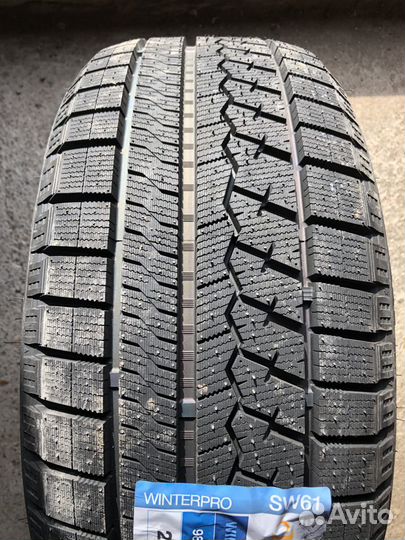 Sailun Ice Blazer Arctic 235/45 R18