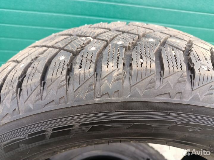 Nitto Therma Spike 225/65 R17 106T