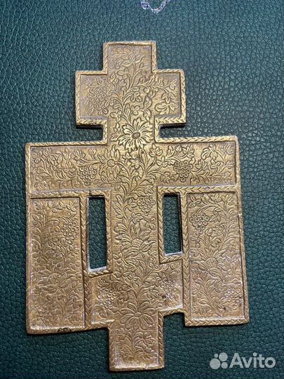 Крест Распятие Христово с предстоящими