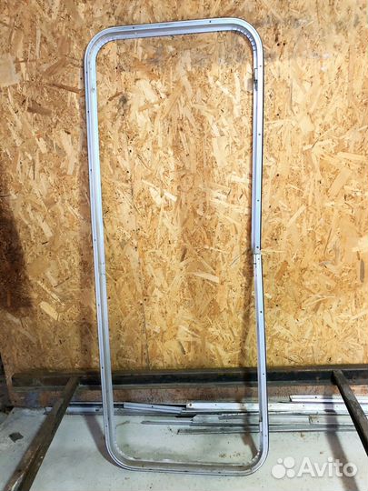 Дверь для кемпера