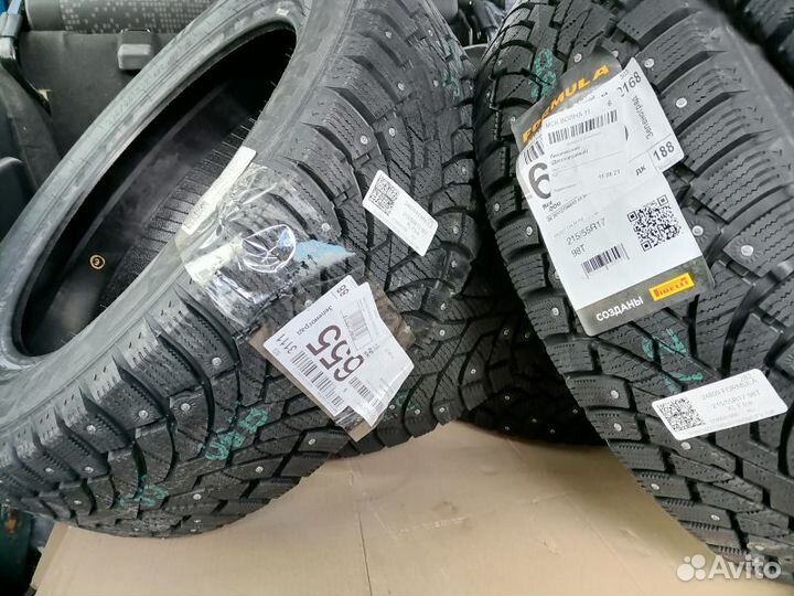 Pirelli Formula Ice 215/70 R16