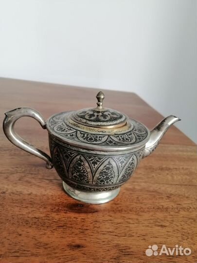 Серебряный чайник