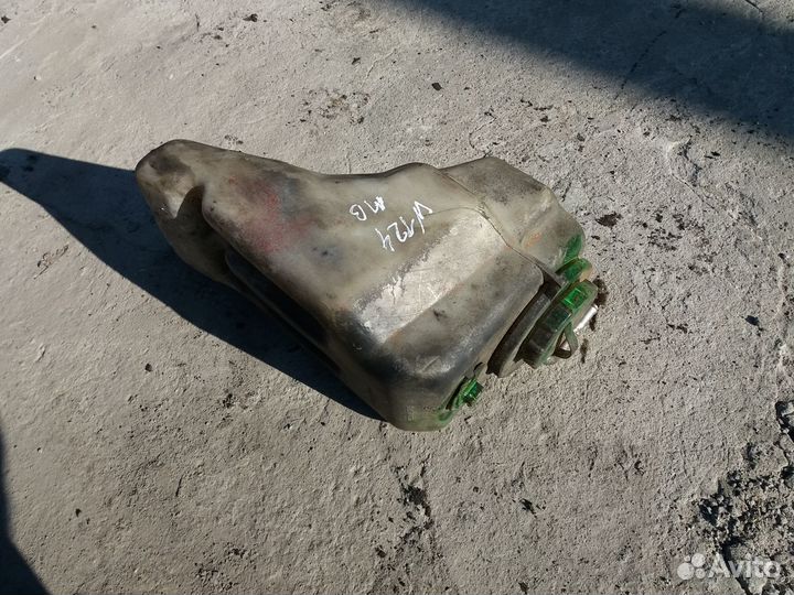 Бачок омывателя w124 бак