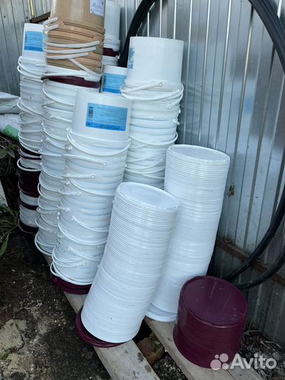 Ведро пластиковое с крышкой 10л (пищевое)