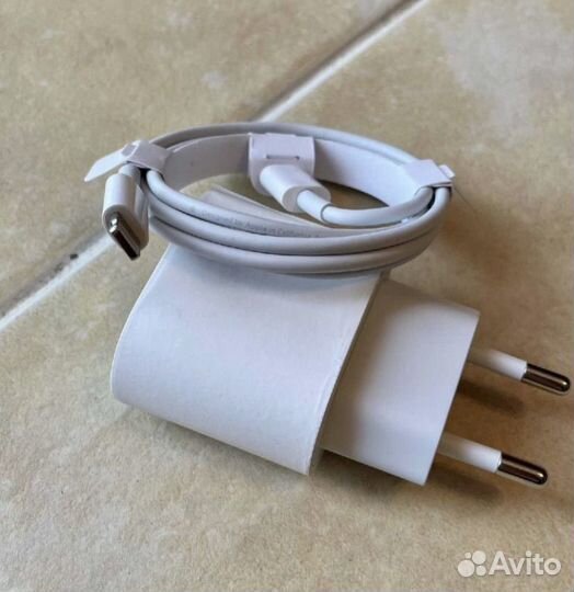 Зарядка на iPhone 20w