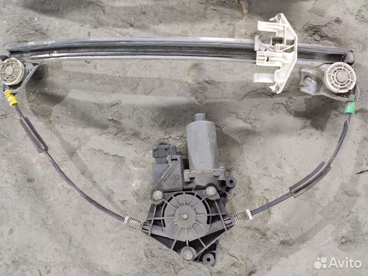 Электростеклоподъемник правый Peugeot 406