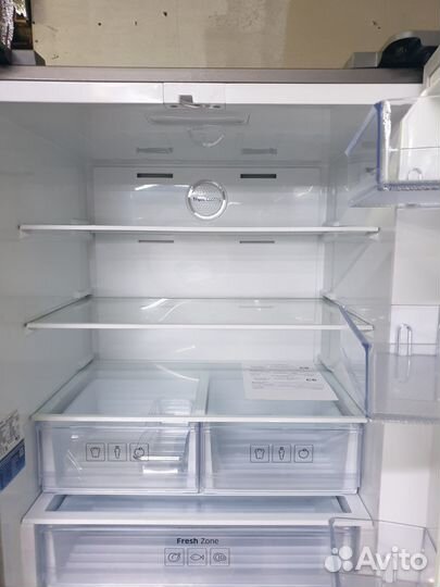 Новый холодильник многодверный Samsung RF50K5920S8