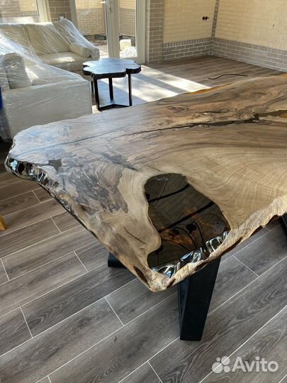 Большой стол лофт из грецкого ореха