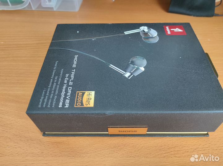 Проводные наушники с микрофоном