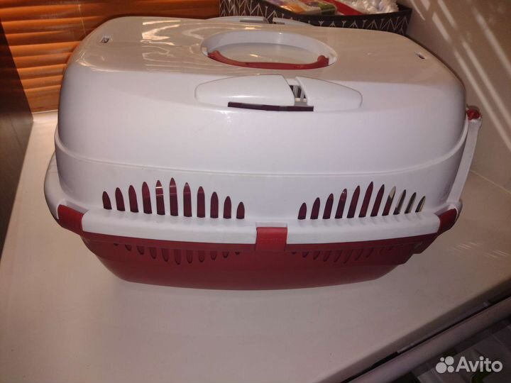 Переноска для кошек пластиковая