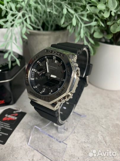 Часы Casio G-Shock GM-2100