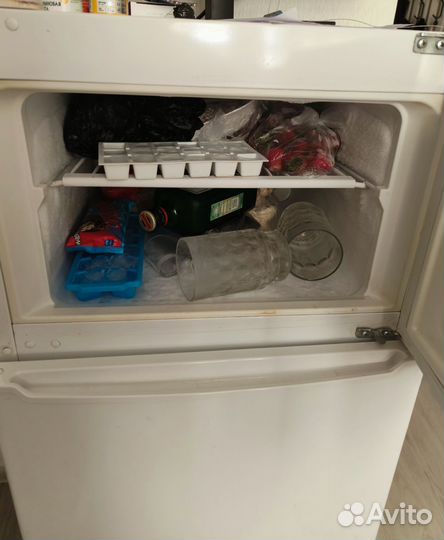 Холодильник Vestel VDD 260 VW белый