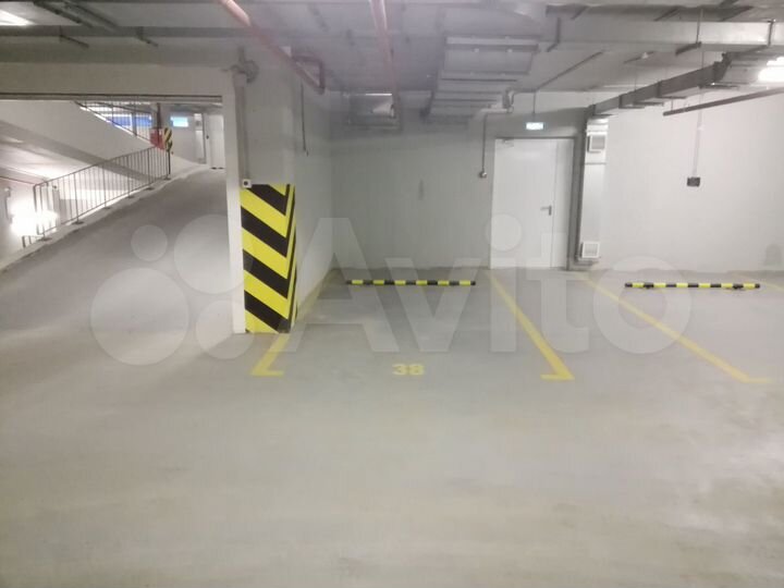 Машиноместо, 14 м²