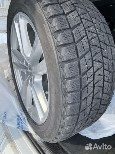 Bridgestone Blizzak DM-V1 275/45 R20 110R